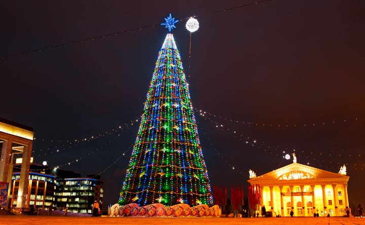 елка на главной площади столицы