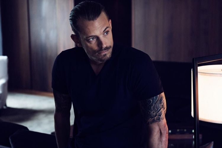 Джоэл Киннаман